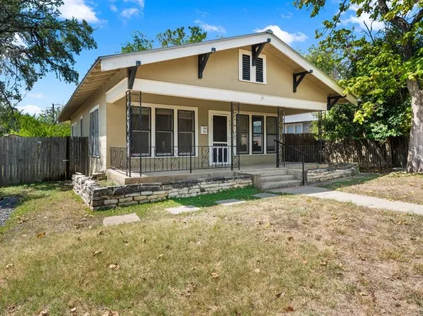 821 Moore St, Kerrville, TX 78028