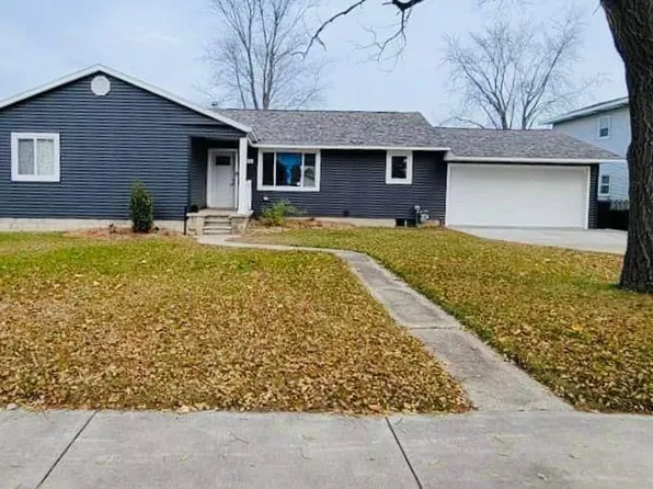 2930 Minnesota St, Marinette, WI 54143