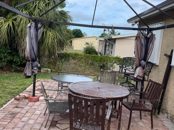 111 NE 27th Avenue, Boynton Beach, FL 33435