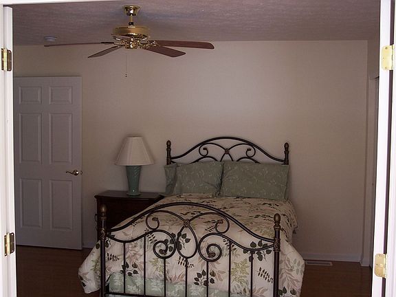 Master Bedroom appr. 13'X15'
