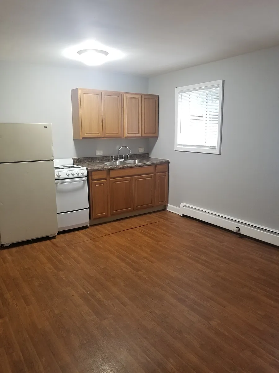Building Photo - 334 W Saint Charles Rd #338-6