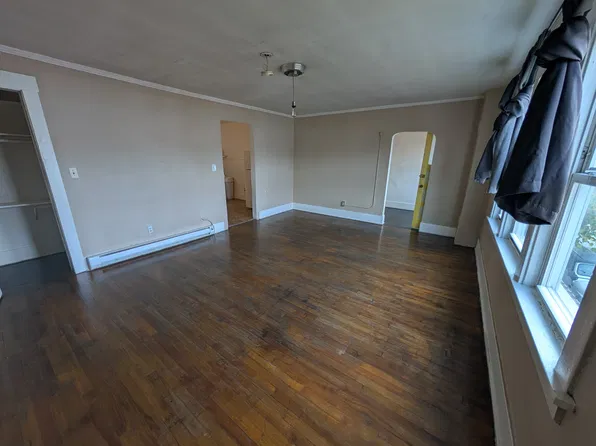3872 Center St, Tacoma, WA