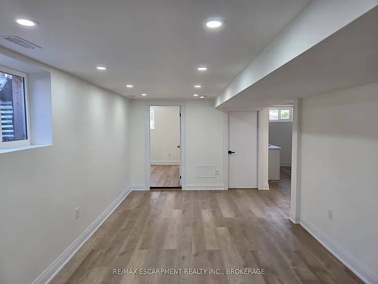 12 Ferndale Ave — Photo 8