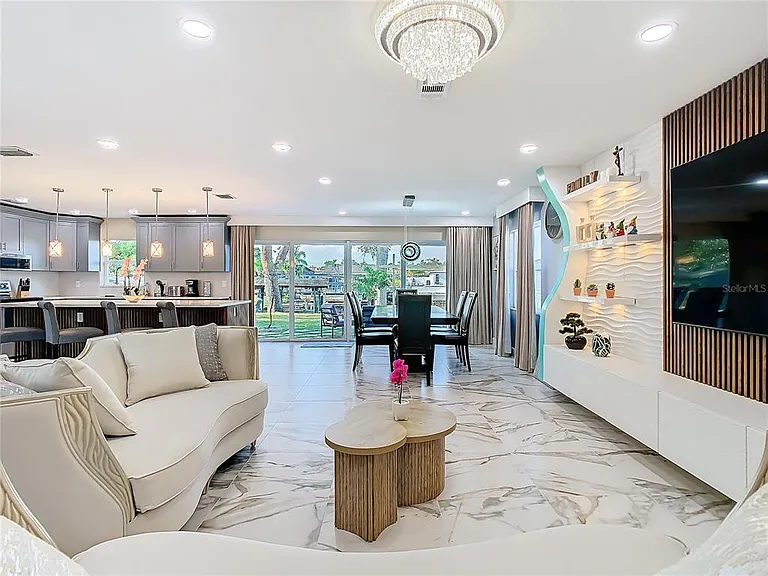10704 Donbrese Ave — Photo 9