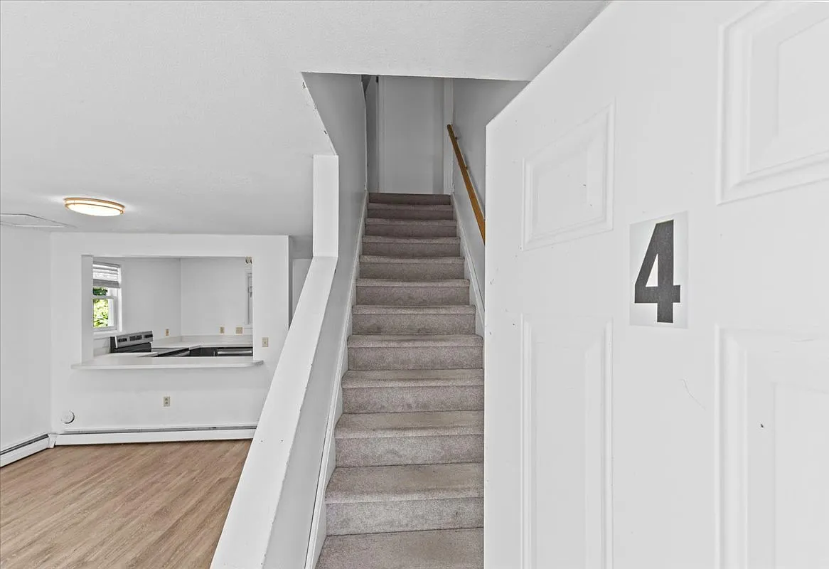 4 bed, 1196 sqft, $3,400 — Photo 1