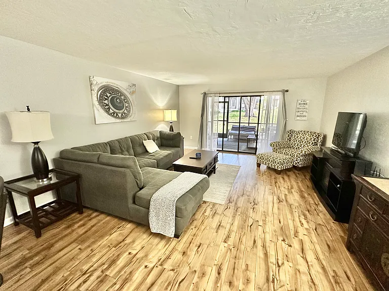 270 E Glassboro Ct #17-1B — Photo 14