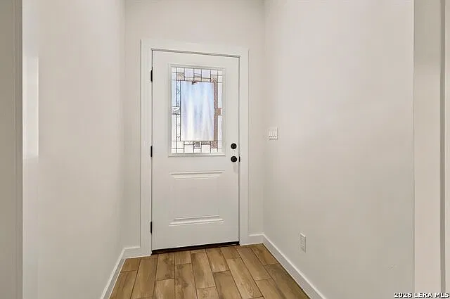 3 bed, 2.0 bath, 1411 sqft, $1,900 — Photo 3