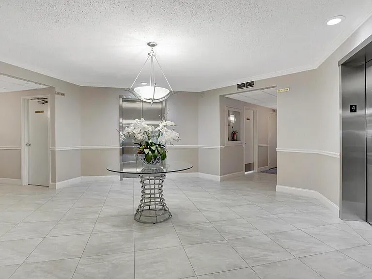 2600 N Flagler Dr #413 — Photo 16