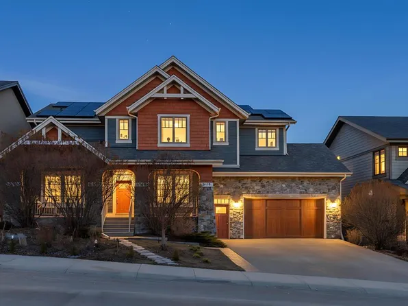 9318 SE 14th Ave SW, Calgary, AB T3H 0M1