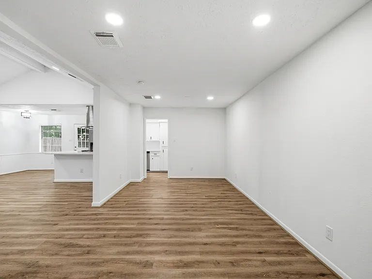12931 Westella Dr — Photo 13
