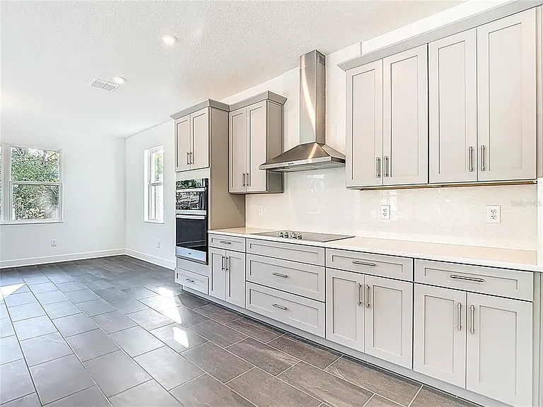 410 S West Shore Blvd — Photo 13