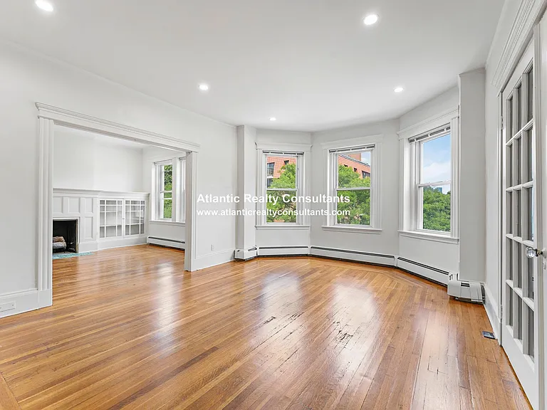 134 Pleasant St #3 — Photo 1