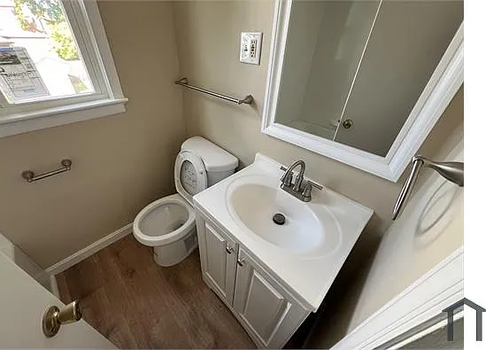 304 E Montgomery Ave — Photo 3