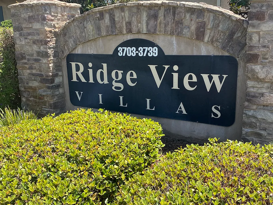 3739 W Bullard Ave #125