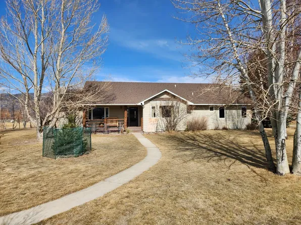 11 Irma Flats Dr, Cody, WY 82414