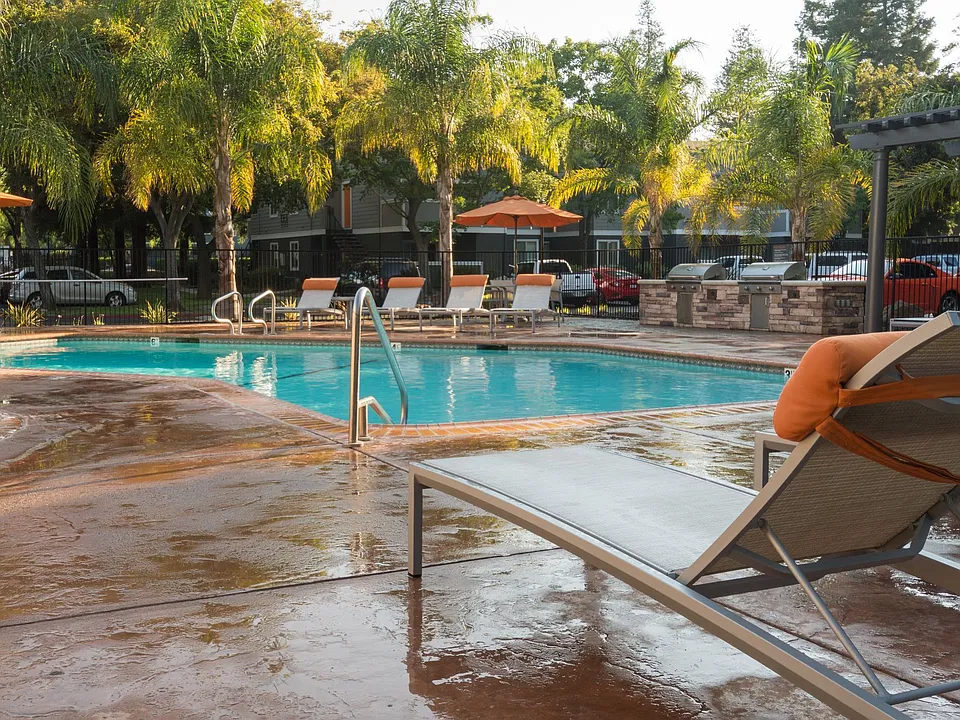 Ventana Apartments