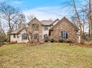 6 Red Forest Way, North Oaks, MN 55127