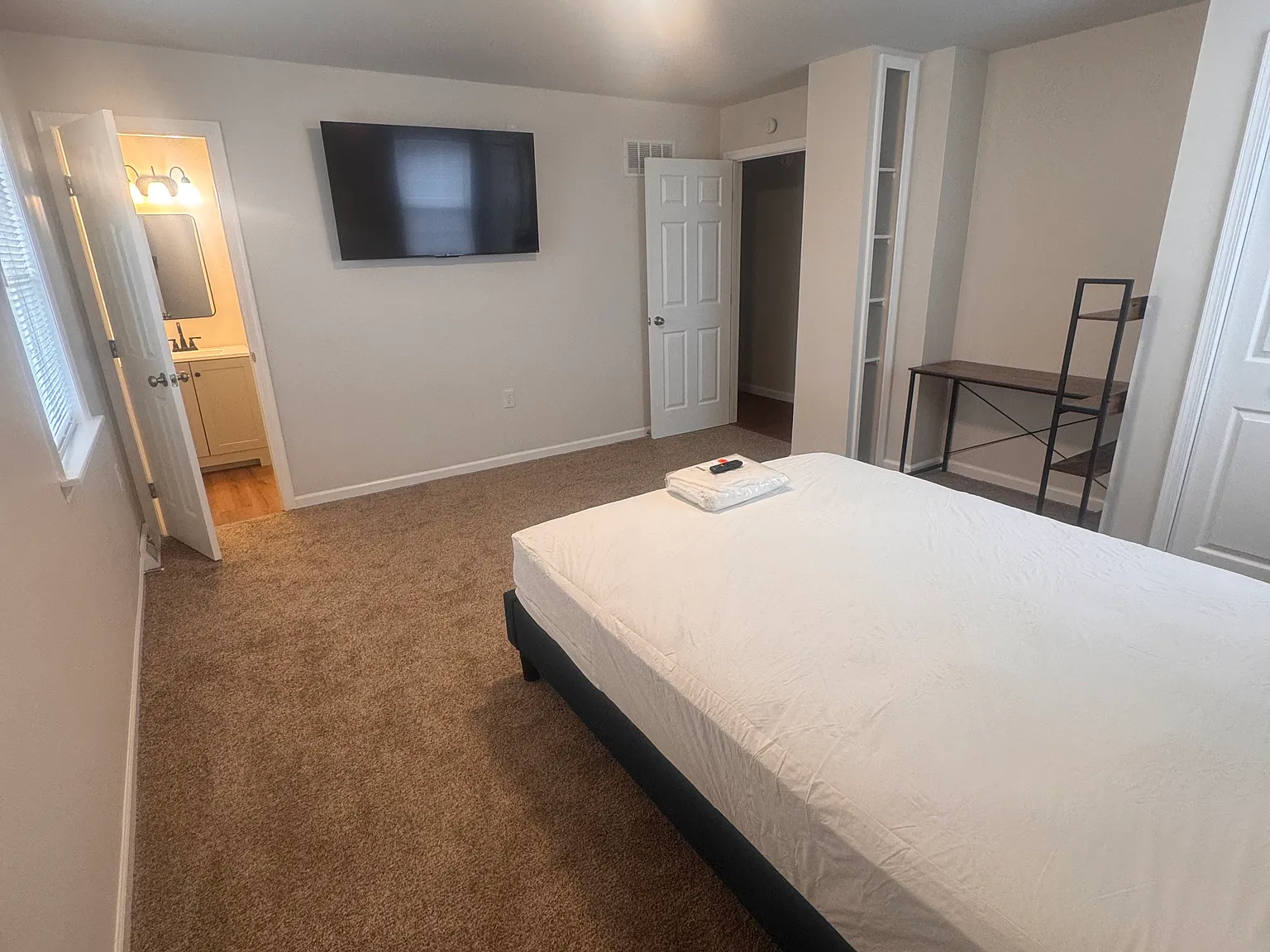 3 bed, 2.5 bath, 1232 sqft, $750 — Photo 2