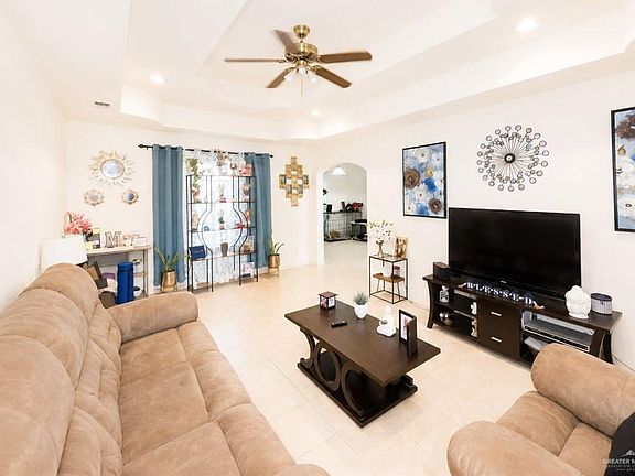 4th image of 732 Huisache St
