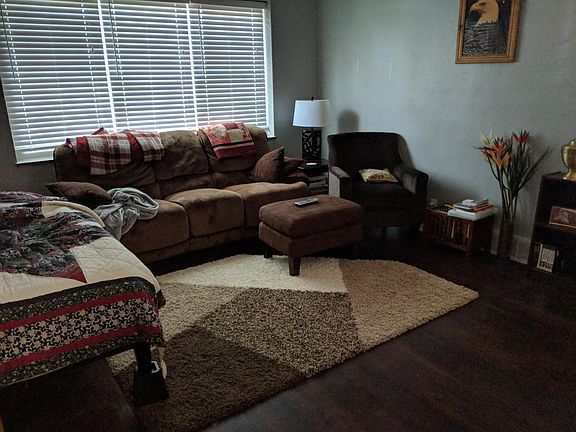 2nd image of 5825 Sunshine Dr APT 1W