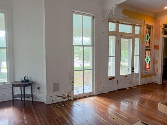 5th image of 714 3rd St