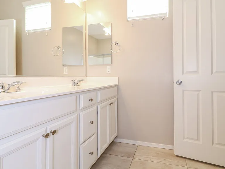 16574 W Sierra St — Photo 10