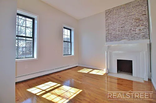 446 Hancock St #4 Photo 1