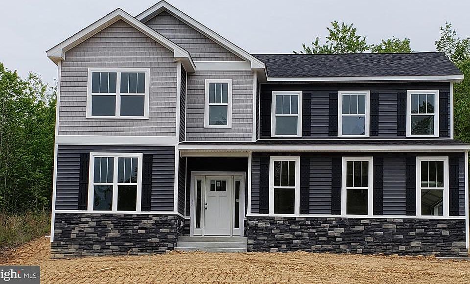 1st image of 32 Ellison Ct