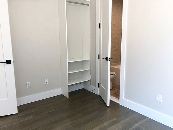 4th image of 358 Irving Ave #2T