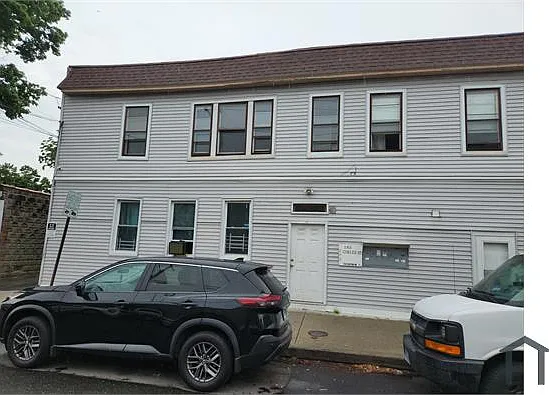 185 Cowles St #2 — Photo 1
