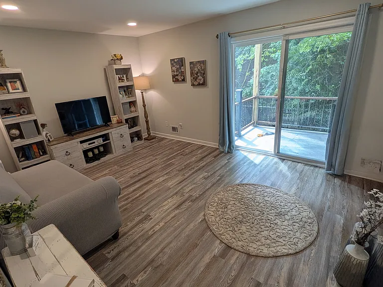 307 Orchard Meadows Dr — Photo 6