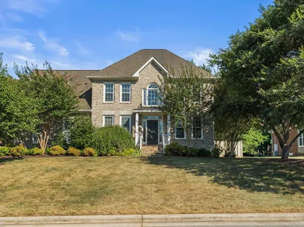 103 Thora Dr, Jamestown, NC 27282