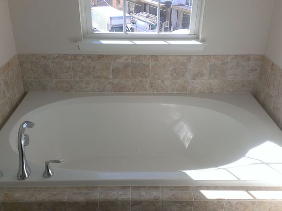 Upper Level Owner s Std. Soaking Tub
