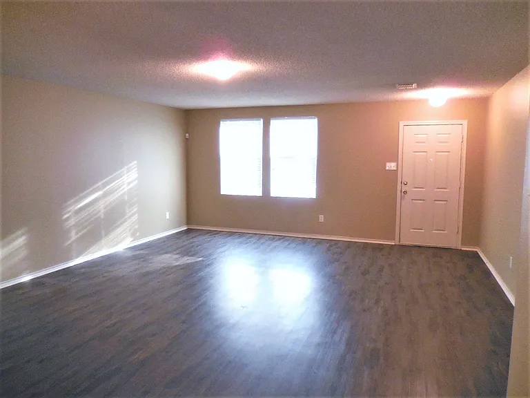 3617 Andalusian Dr — Photo 4