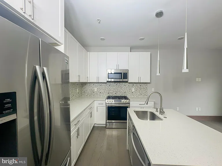 2109 M St NE #4 — Photo 6