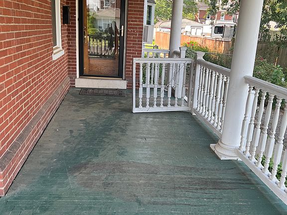 2nd image of 122 E 4th St