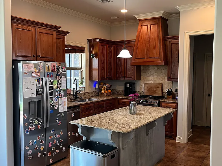 310 Bluebonnet Dr — Photo 5