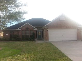 111 Warbler Ct, Richwood, TX 77531