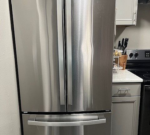 new top of the line over/under Fridge Freezer large capacity