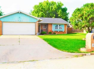 1041 NW 24th St, Moore, OK 73160