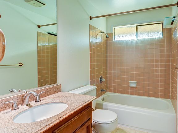 3rd image of 441 Blueberry Ln