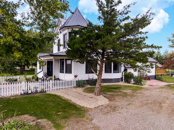 17292 E 300 North Rd, Heyworth, IL 61745