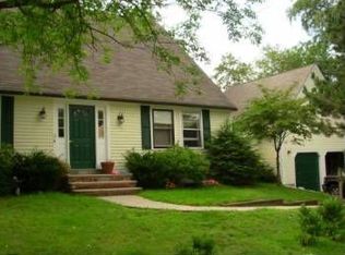 2 Manataug Trl, Marblehead, MA 01945