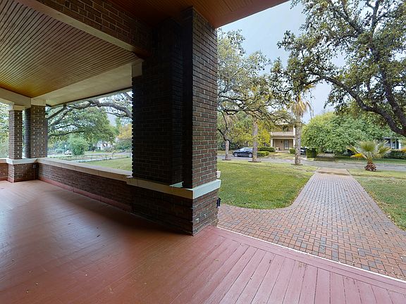 5th image of 117 E Summit Ave
