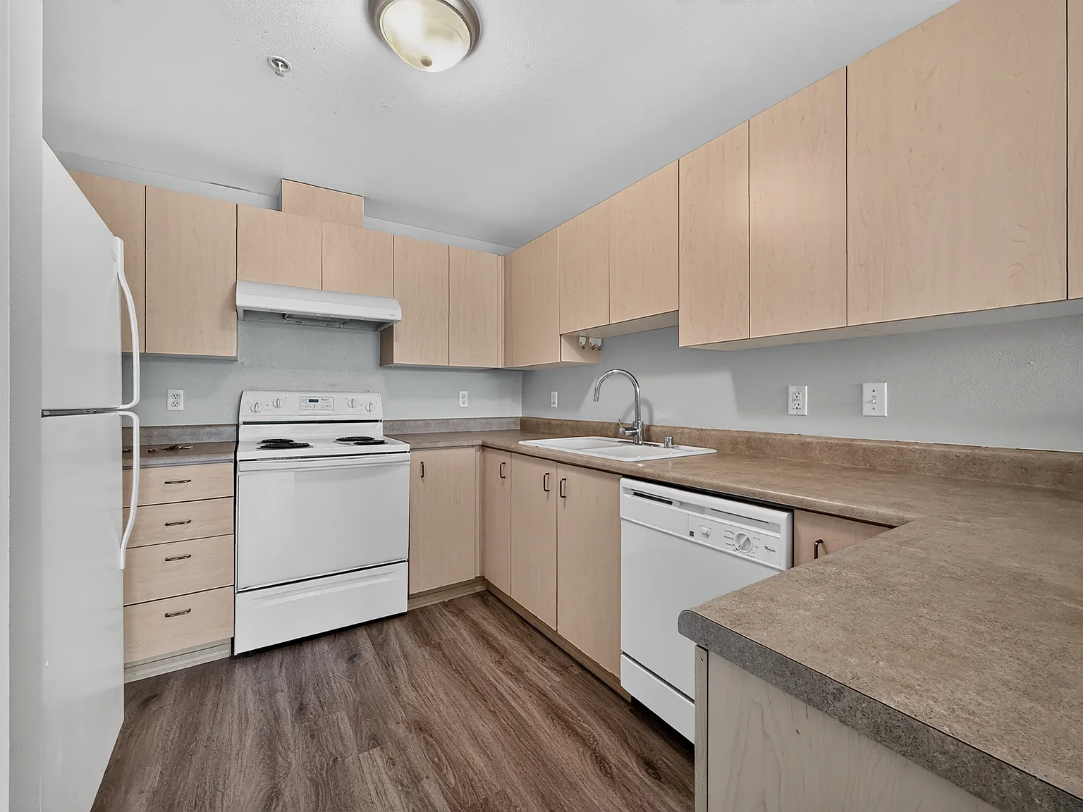 5200 Roosevelt Way NE, Seattle - 406 — Photo 4