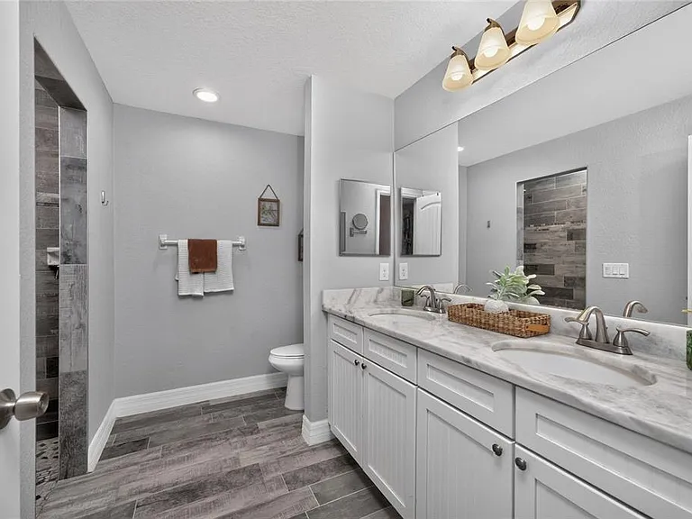 310 Albatross Rd — Photo 24