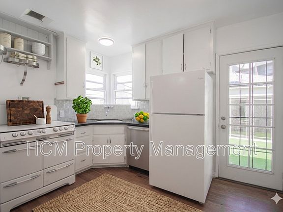 4th image of 1781 1/2 Washington Way