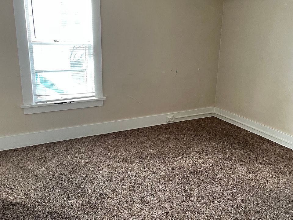 1st image of 109 Ferris St #4