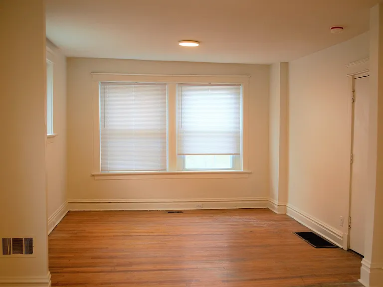 4347 Lafayette Ave #1E — Photo 3