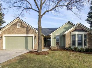 3023 Primrose Dr, Rochester Hills, MI 48307